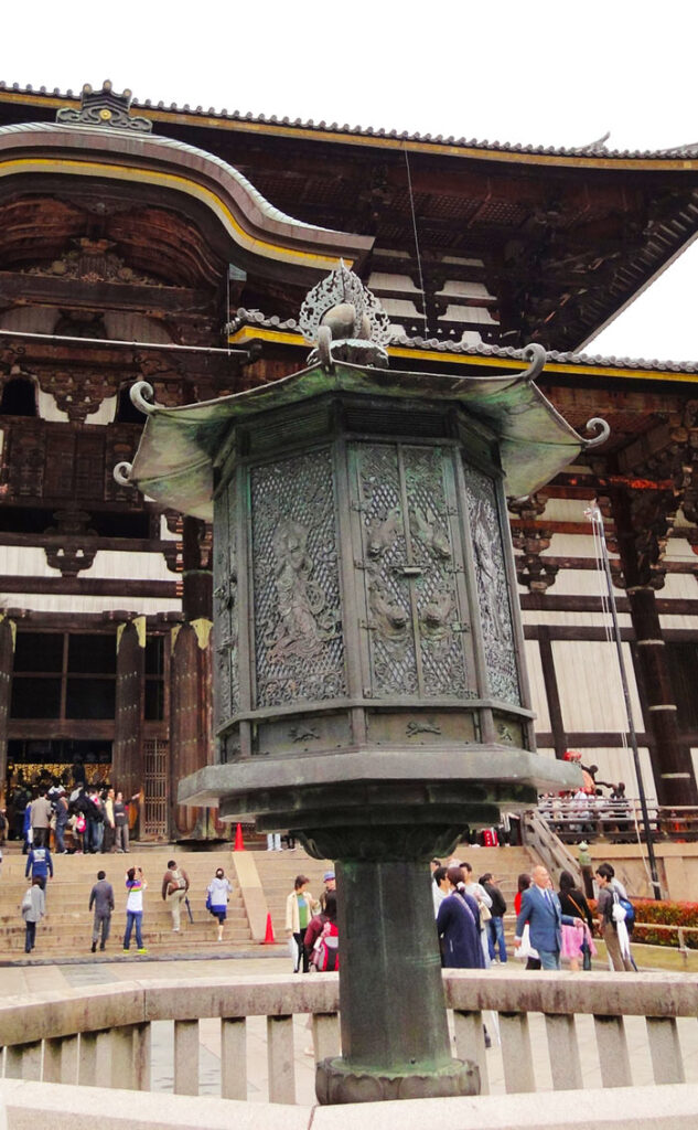 東大寺の八角灯篭